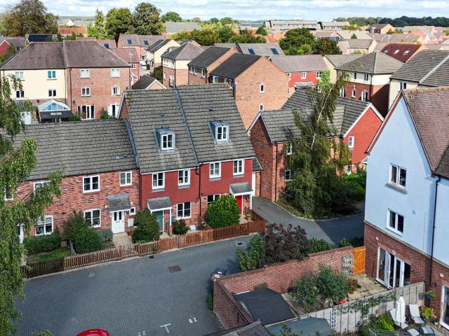 3 bed house for sale