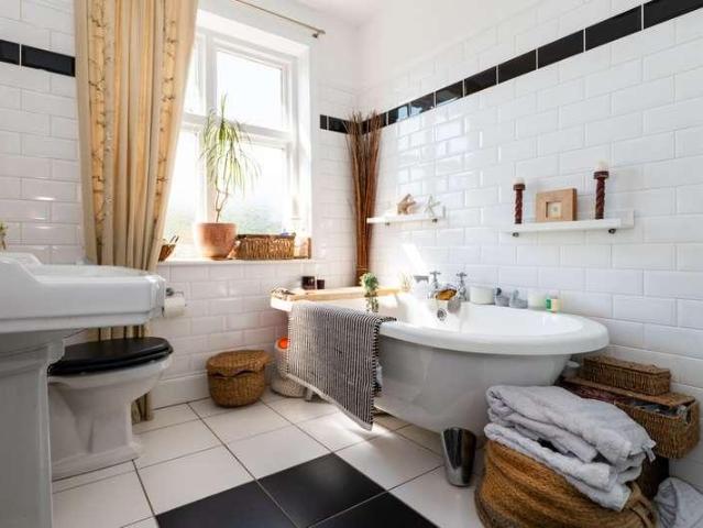 3 bed house for sale