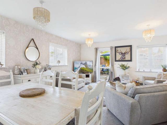 3 bed house for sale