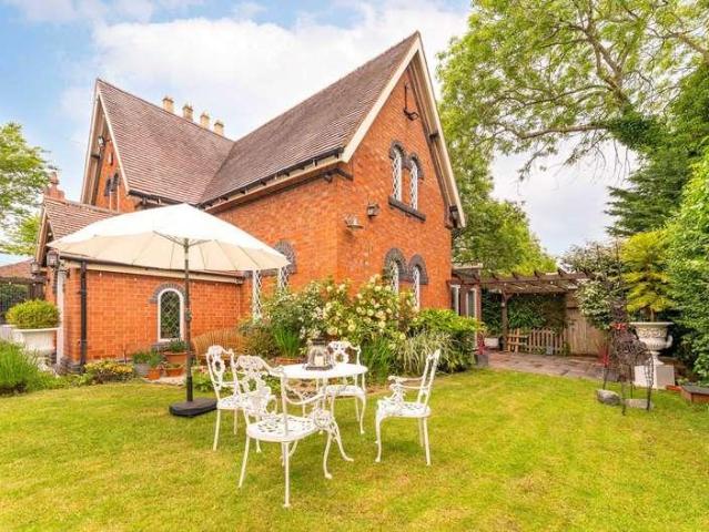3 bed house for sale