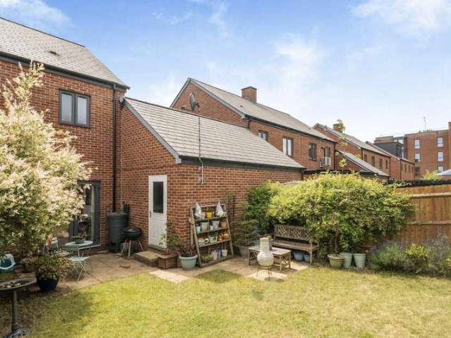 3 bed house for sale