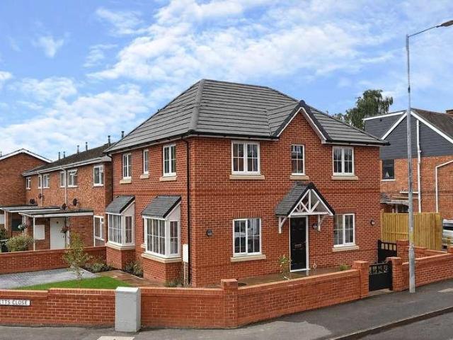 3 bed house for sale