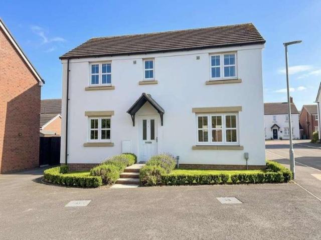 3 bed house for sale