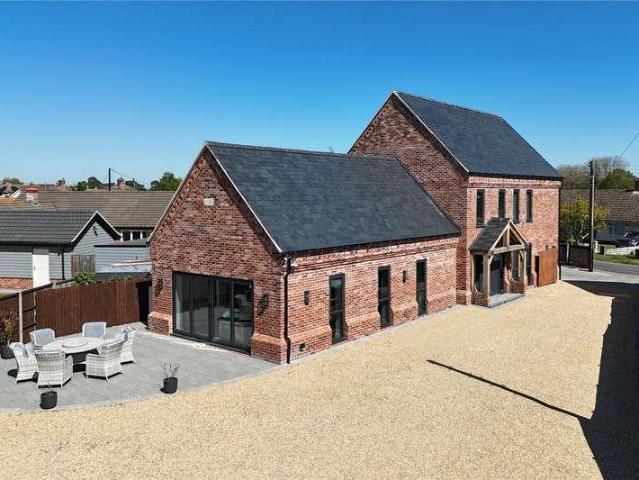 4 bed house for sale