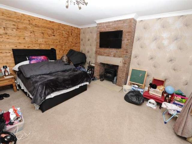 3 bed house for sale