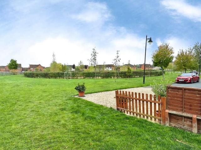 3 bed house for sale