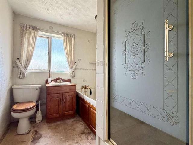 3 bed house for sale