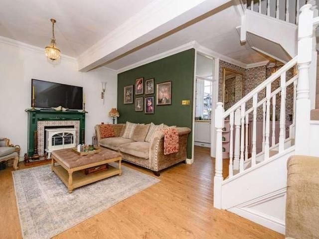 3 bed house for sale