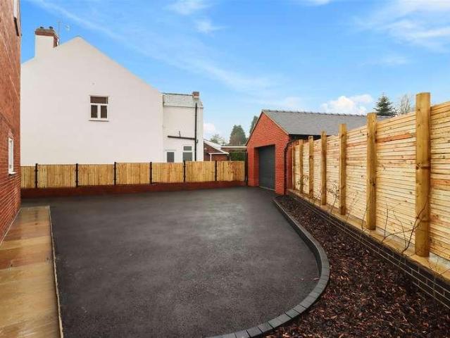 3 bed house for sale