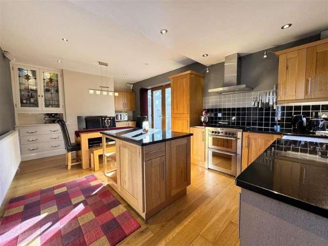 3 bed house for sale