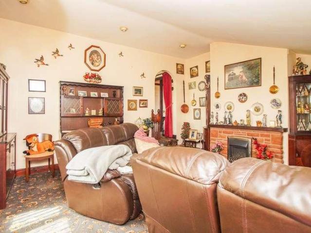 3 bed house for sale