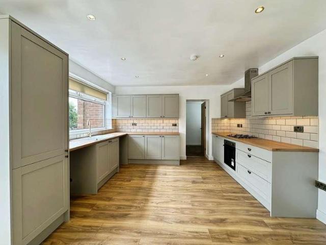 3 bed house for sale