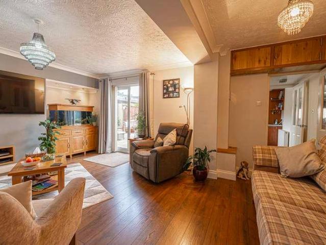 3 bed house for sale