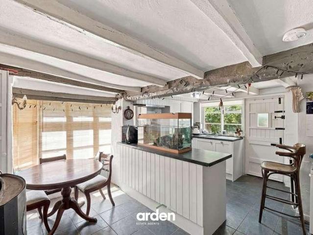 5 bed house for sale