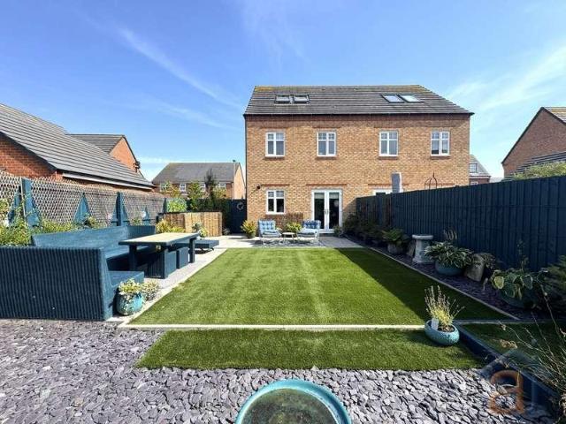 3 bed house for sale