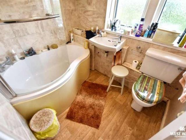 3 bed house for sale