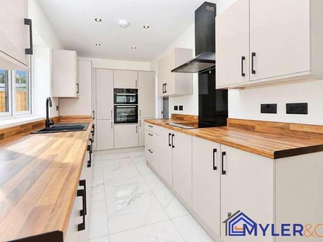 3 bed house for sale
