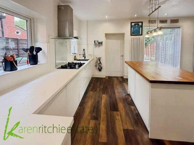 3 bed house for sale