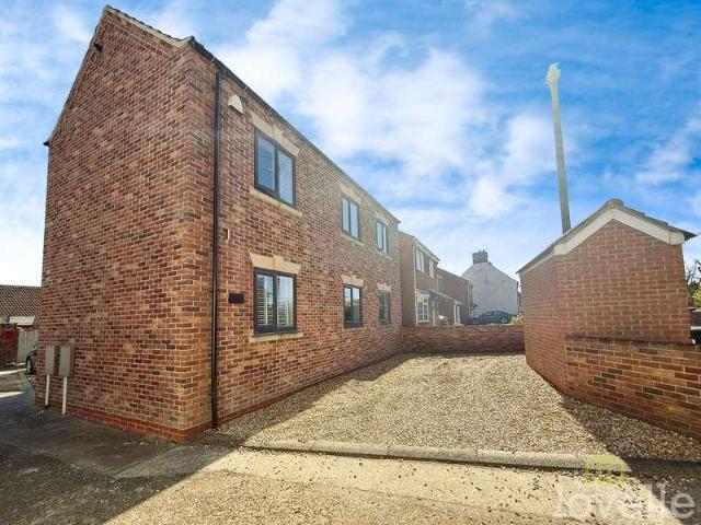 3 bed house for sale