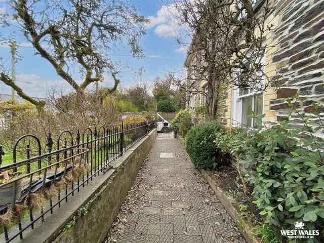 3 bed house for sale