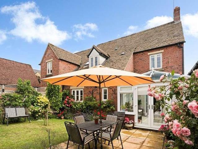 3 bed house for sale