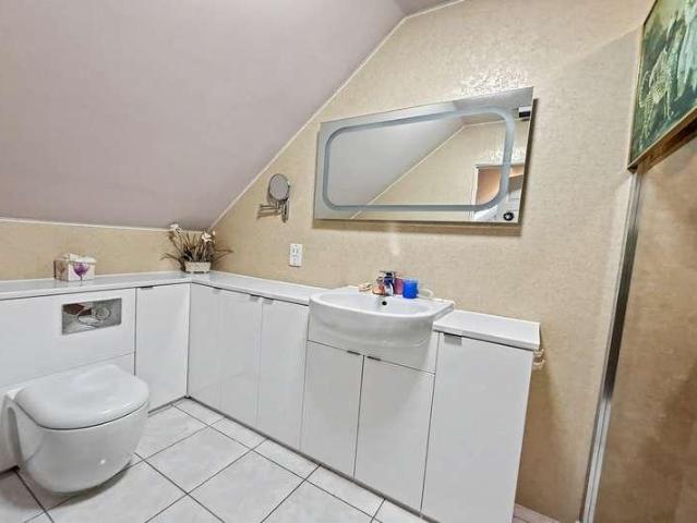 3 bed house for sale