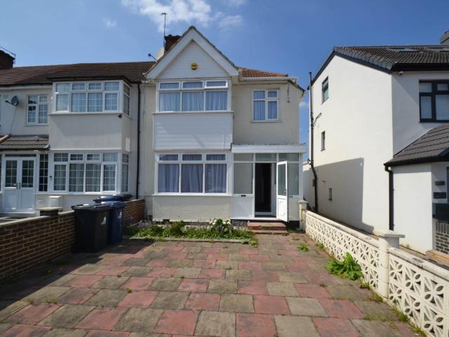 3 Bed House in Greenford