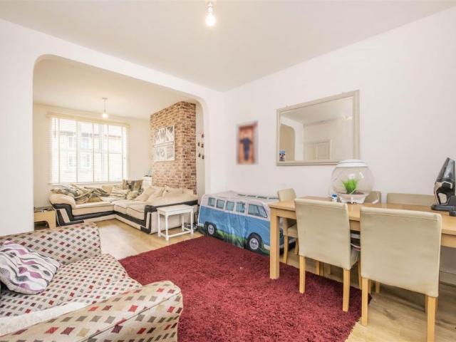 3 bed House Mid Terrace To Let