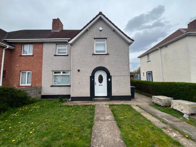 3 Bed House near Inns Court Bus Links