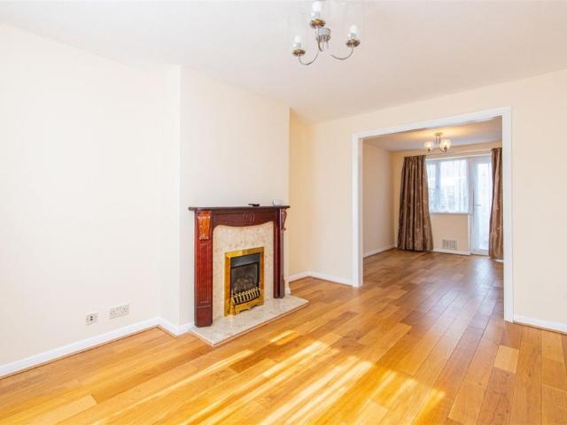 3 bed House Semi Detached To Let