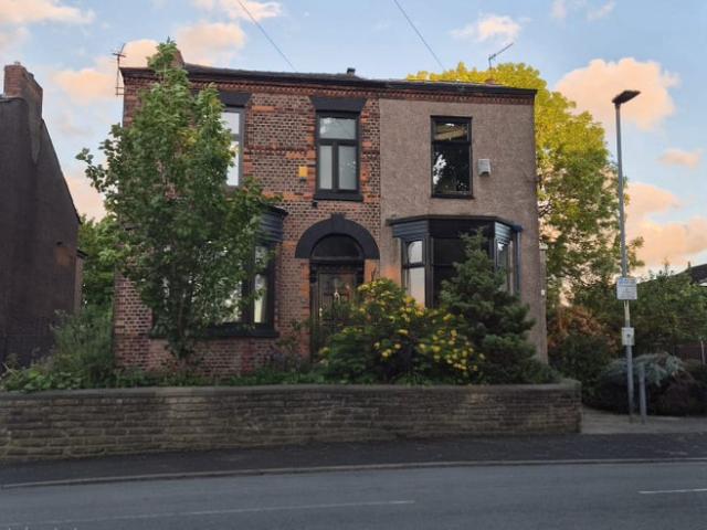 3 Bed, Houseshare in Crumpsall