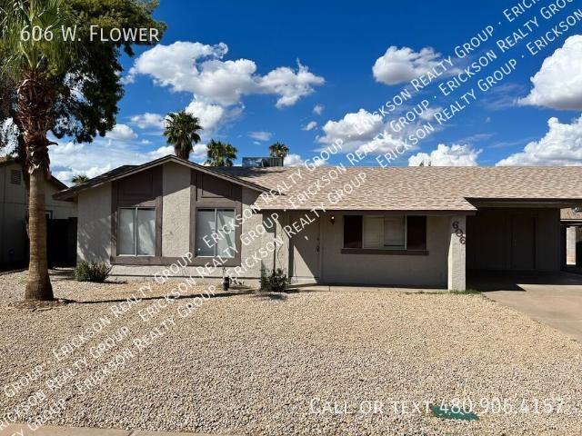 3 bed in mesa near both freeways and shopping