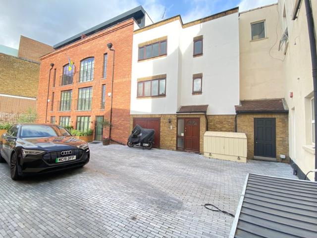 3 Bed Kensal Rise Epcot Mews NW10