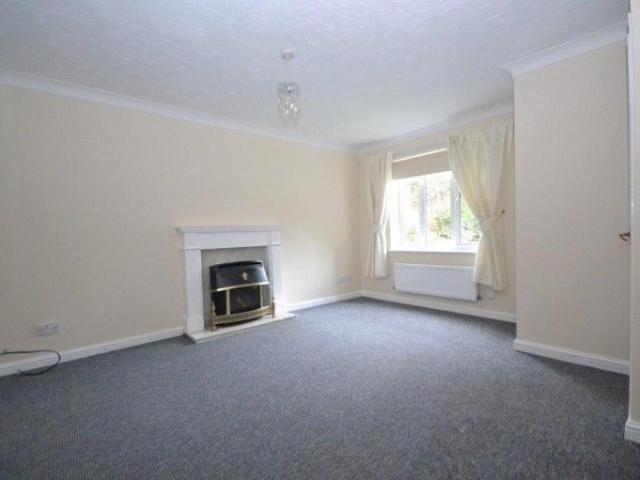 3 BED Link detached house To rent