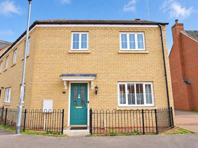 3 bed Link Detached To Let