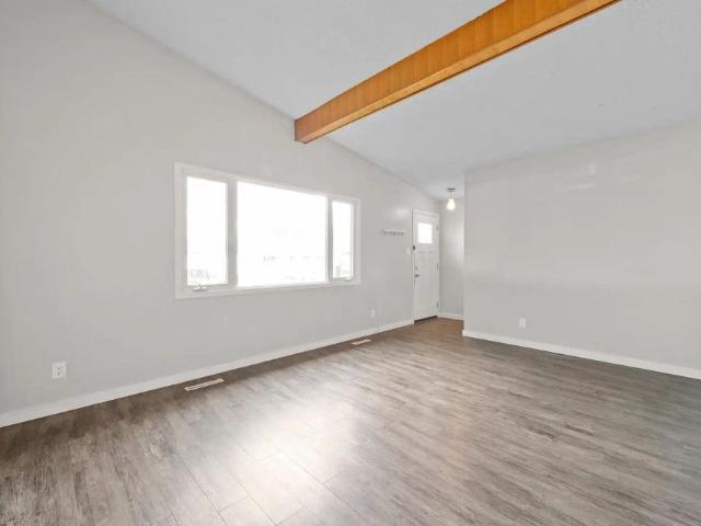 3 Bed Main Floor in Kenilworth — 3 Bedrooms Main Floor