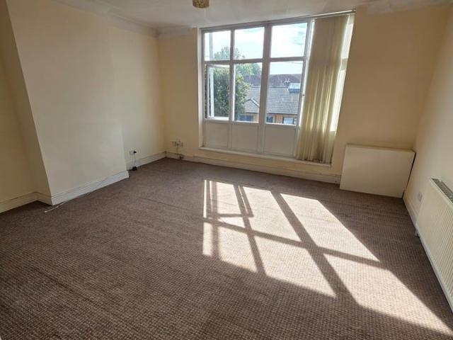 3 Bed Maisonette, King St, CH44