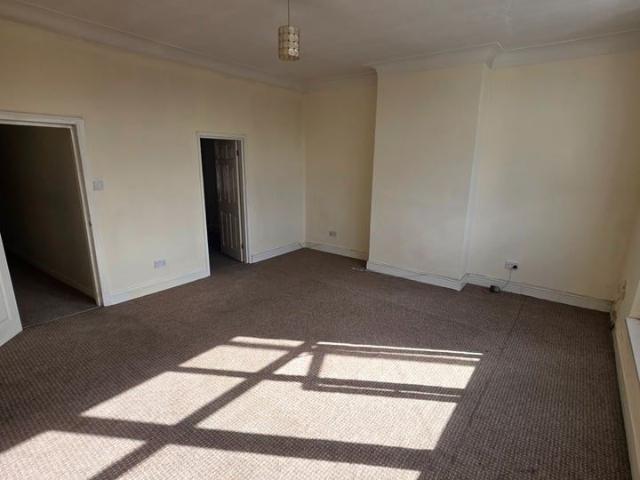 3 Bed Maisonette, King St, CH44