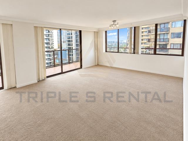 3 Bed Oasis with Stunning Triple Aspect Views