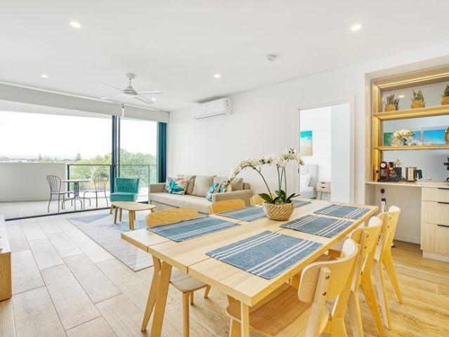 3 BED ON CHEVRON ISLAND WITH RIVER VIEW, FULLY FURNISHED!