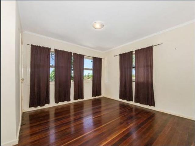 3 Bed Open Plan Home Perfect Location