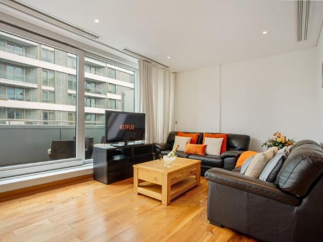 3 Bed Penthouse, Hawker Building, SW11
