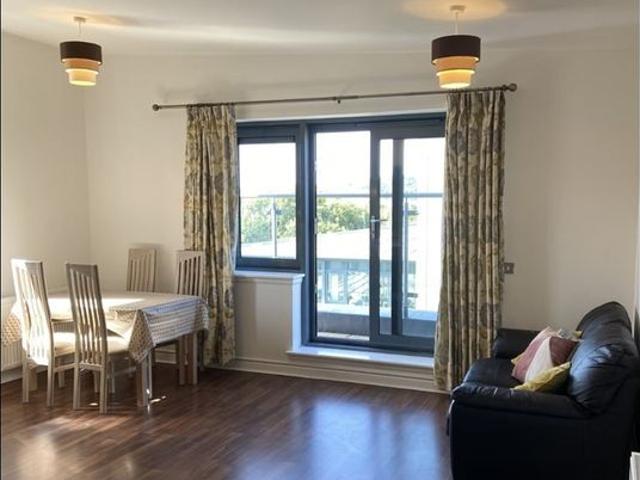 3 Bed Penthouse, Handyside Place, EH11
