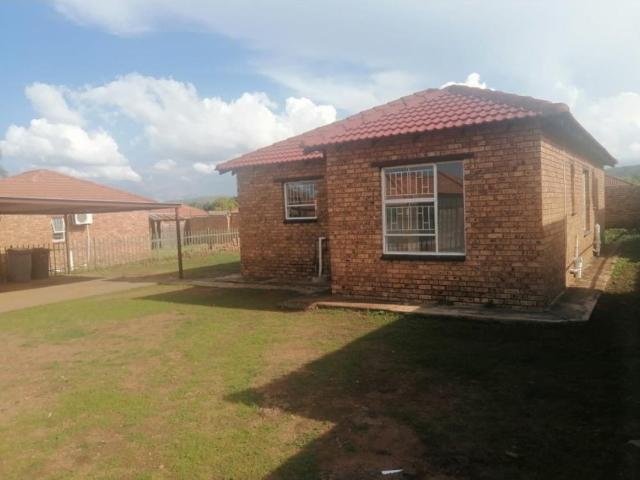 3 bed Rental in Karenpark