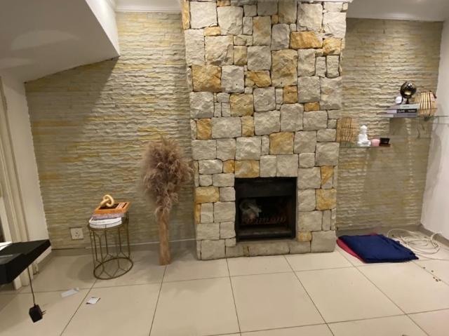 3 Bed Room and 2 Bath Flat to Let in Windsor East Randburg