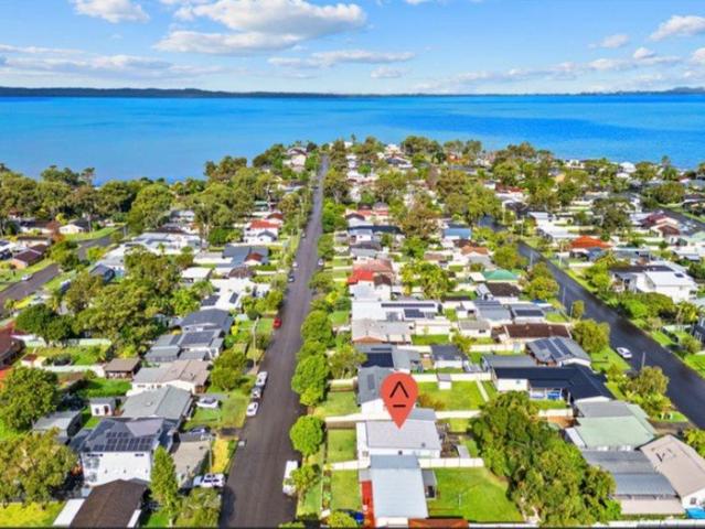 3 bed room house near Tuggerah Lake