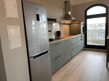 3 Bed Room Top Location Freshly Renovated, Leipzig Amsterdam Apartments for Rent