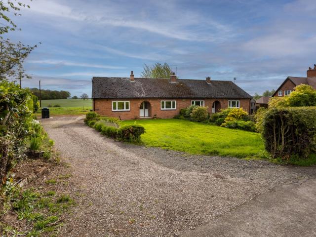 3 bed Semi Detached Bungalow to Let