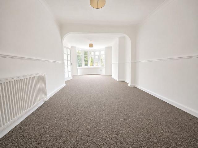 3 Bed Semi Detached House, Meyrick Avenue, LU1