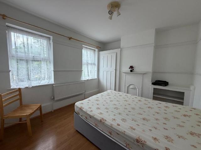 3 Bed Semi Detached House, Monks Park, HA9